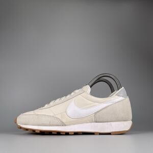 Nike Daybreak Women’s Size 6 White Suede Gum Running Sneakers Casual Shoes GUC